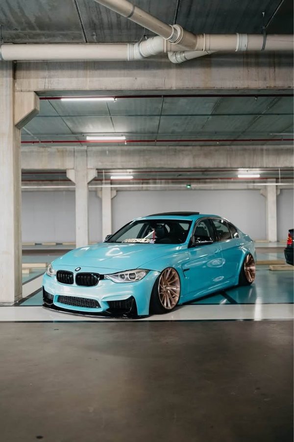 BMW 320i Série 3 F30 2014 azul